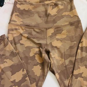 Lululemom align higher rise size 6